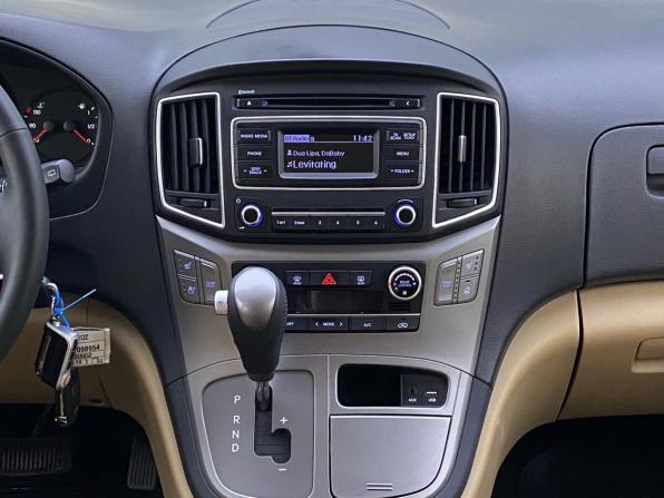Hyundai H-1 II Рестайлинг 2 с пробегом 2019 года, цена 2 835 000 рублей, 147082 км, минивэн, Автокод Объявления