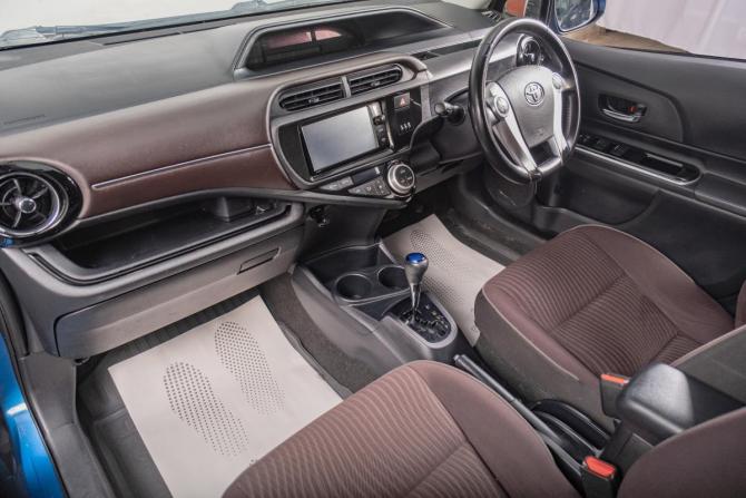 Toyota Aqua I Рестайлинг с пробегом 2016 года, цена 999 000 рублей, 157253 км, хэтчбек, Автокод Объявления