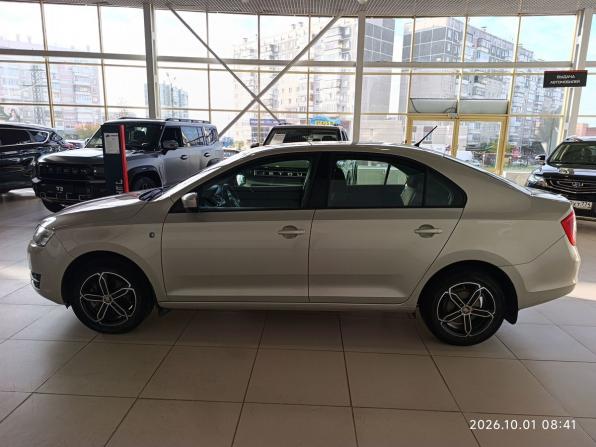 Skoda Rapid I с пробегом 2015 года, цена 950 000 рублей, 143659 км, лифтбек, Автокод Объявления
