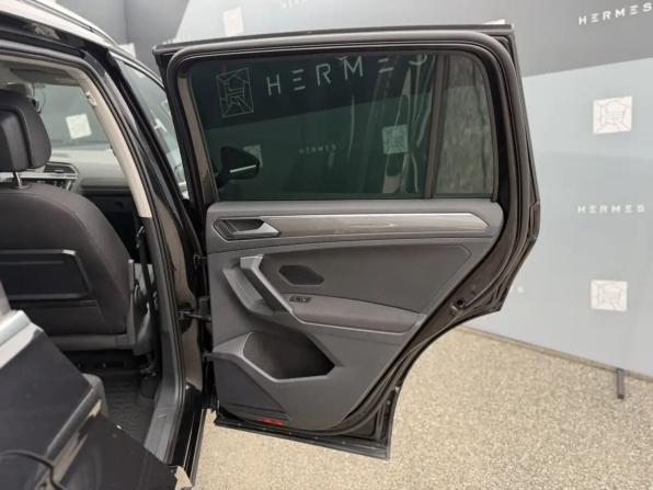 Volkswagen Tiguan II с пробегом 2019 года, цена 2 349 000 рублей, 100989 км, внедорожник, Автокод Объявления