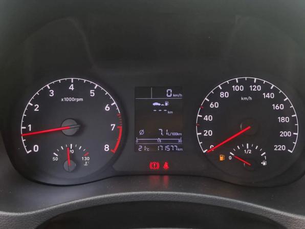 Hyundai Solaris II с пробегом 2017 года, цена 998 000 рублей, 171543 км, седан, Автокод Объявления