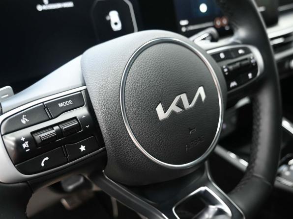 Kia K5 III Рестайлинг с пробегом 2025 года, цена 4 549 900 рублей, 4900 км, седан, Автокод Объявления