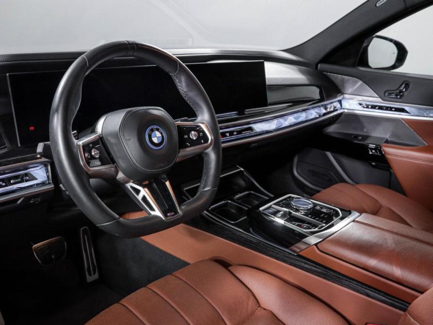 BMW i7 Москва  - изображение 15