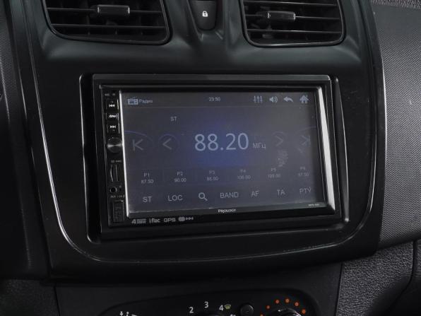 Renault Logan II Рестайлинг с пробегом 2019 года, цена 899 000 рублей, 100885 км, седан, Автокод Объявления