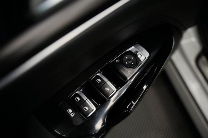 Kia K5 III с пробегом 2021 года, цена 2 450 000 рублей, 140375 км, седан, Автокод Объявления