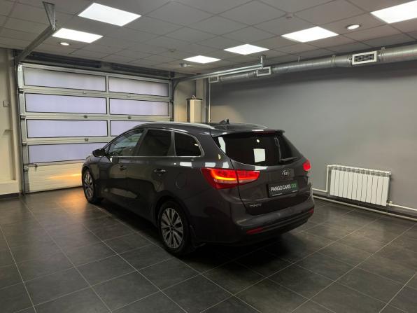 Kia Ceed II Рестайлинг с пробегом 2017 года, цена 1 397 000 рублей, 121633 км, универсал, Автокод Объявления