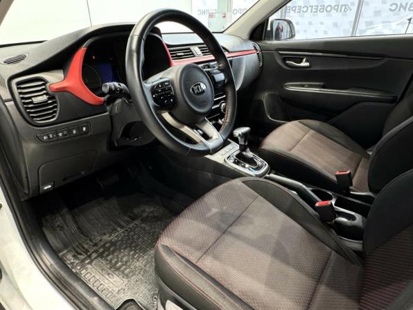 Kia Rio IV Рестайлинг с пробегом 2021 года, цена 1 750 000 рублей, 83306 км, хэтчбек, Автокод Объявления