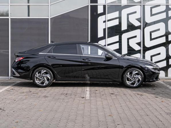 Hyundai Elantra VII (CN7) Рестайлинг с пробегом 2024 года, цена 2 190 000 рублей, 29038 км, седан, Автокод Объявления