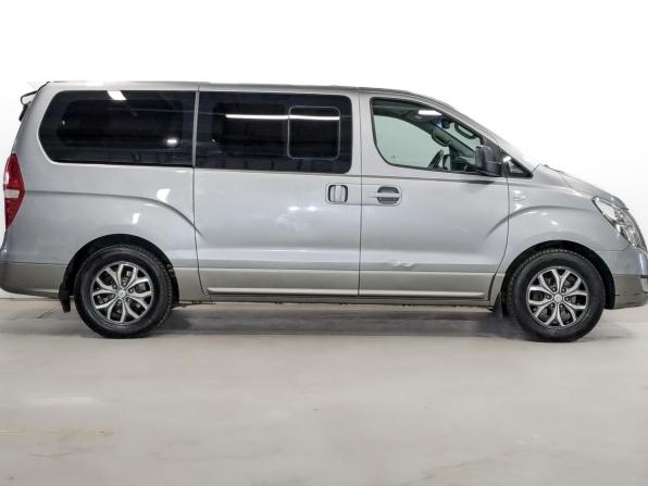 Hyundai Grand Starex I Рестайлинг с пробегом 2017 года, цена 2 475 000 рублей, 98892 км, минивэн, Автокод Объявления