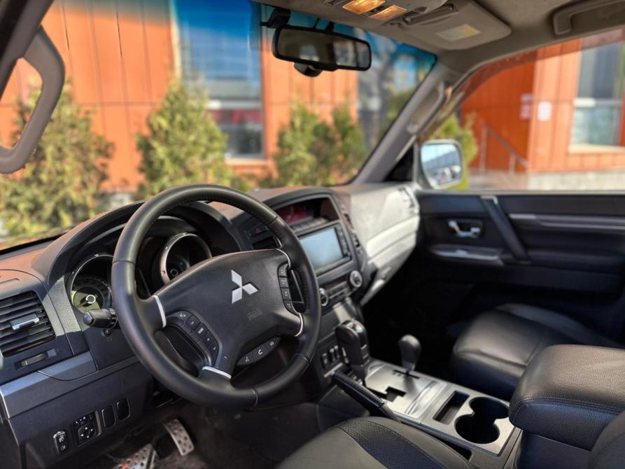 Mitsubishi Pajero IV Рестайлинг 1 Москва  - изображение 10