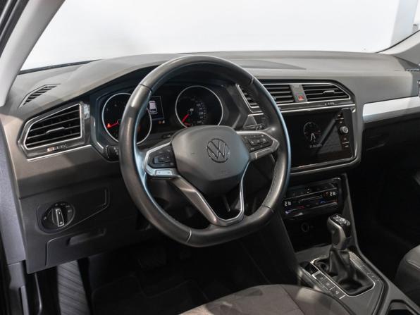 Volkswagen Tiguan II Рестайлинг с пробегом 2021 года, цена 2 874 000 рублей, 48150 км, внедорожник, Автокод Объявления
