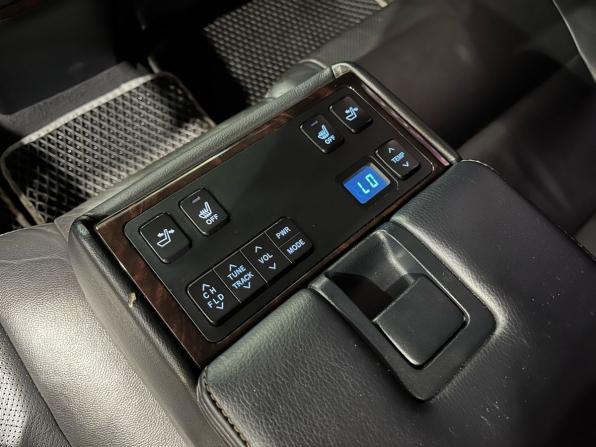 Toyota Camry VII (XV50) Рестайлинг с пробегом 2015 года, цена 1 680 000 рублей, 269842 км, седан, Автокод Объявления