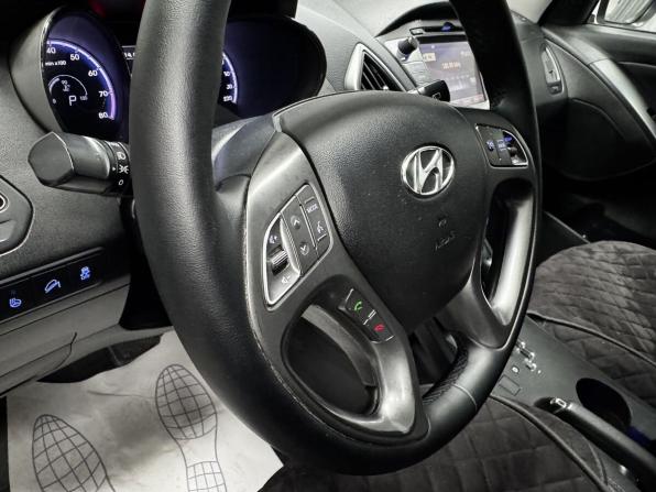 Hyundai ix35 I Рестайлинг с пробегом 2013 года, цена 1 350 000 рублей, 203505 км, внедорожник, Автокод Объявления