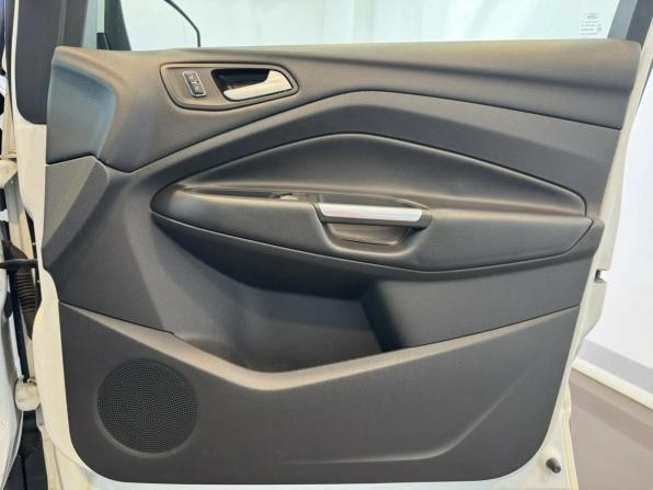 Ford Kuga II с пробегом 2015 года, цена 1 250 000 рублей, 201898 км, внедорожник, Автокод Объявления