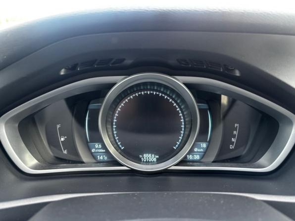 Volvo V40 Cross Country I с пробегом 2014 года, цена 1 048 000 рублей, 101000 км, хэтчбек, Автокод Объявления