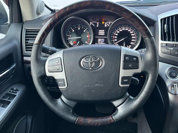 Toyota Land Cruiser 200 Series Рестайлинг 1 с пробегом 2012 года, цена 3 200 000 рублей, 337805 км, внедорожник, Автокод Объявления