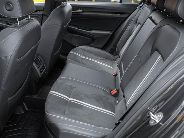 Volkswagen Golf VIII с пробегом 2022 года, цена 2 897 000 рублей, 42007 км, хэтчбек, Автокод Объявления