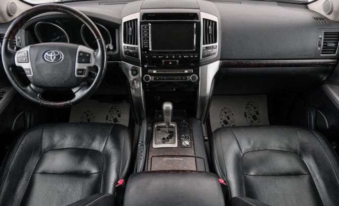 Toyota Land Cruiser 200 Series Рестайлинг 1 с пробегом 2012 года, цена 3 799 000 рублей, 185000 км, внедорожник, Автокод Объявления