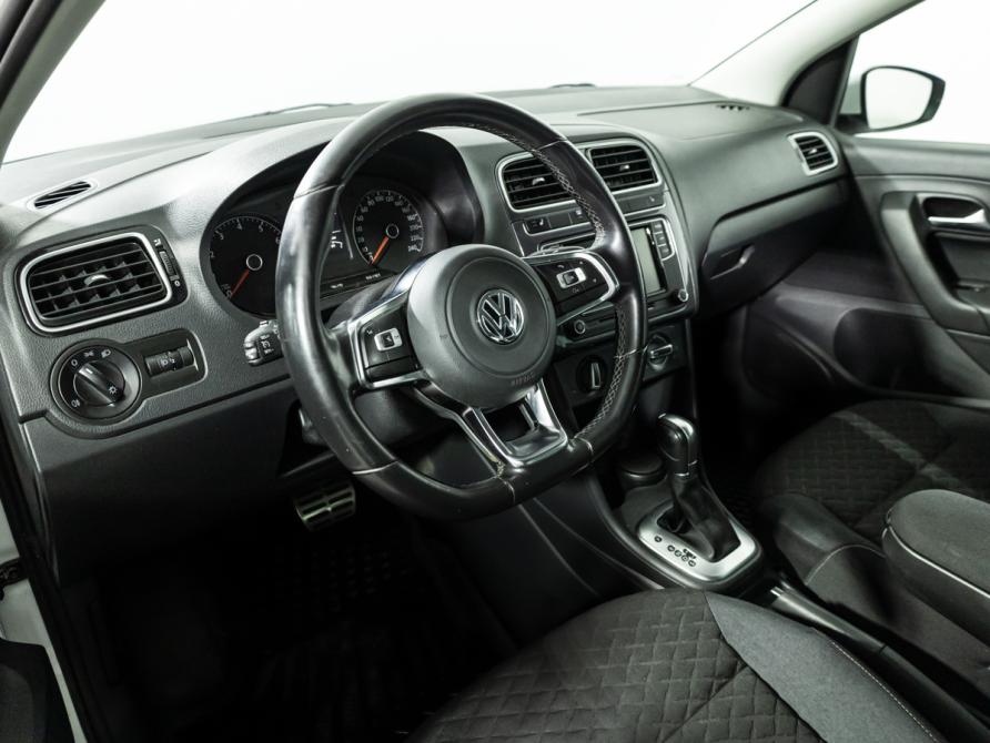 Volkswagen Polo V Рестайлинг Санкт-Петербург  - изображение 11