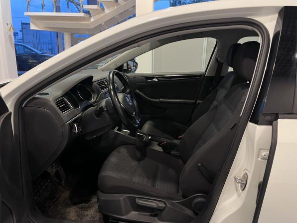 Volkswagen Jetta VI Рестайлинг с пробегом 2018 года, цена 1 495 000 рублей, 174471 км, седан, Автокод Объявления