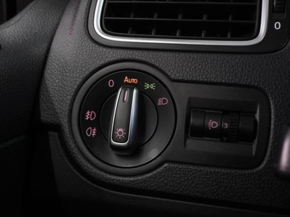 Volkswagen Polo V Рестайлинг с пробегом 2016 года, цена 1 113 000 рублей, 184991 км, седан, Автокод Объявления