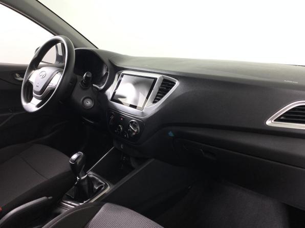 Hyundai Solaris II с пробегом 2019 года, цена 750 000 рублей, 276240 км, седан, Автокод Объявления