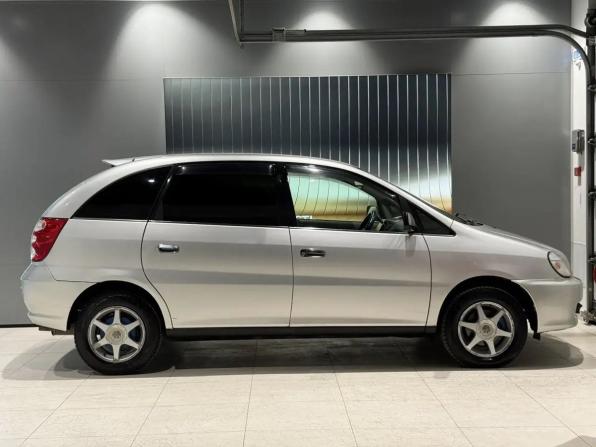 Toyota Nadia с пробегом 1999 года, цена 550 000 рублей, 299999 км, компактвэн, Автокод Объявления