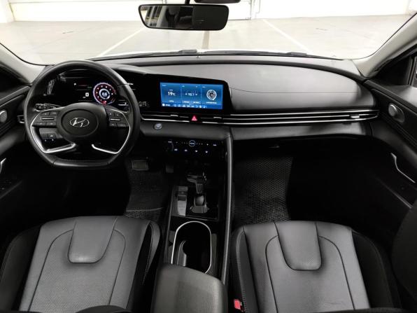 Hyundai Elantra VII (CN7) с пробегом 2021 года, цена 1 990 000 рублей, 53001 км, седан, Автокод Объявления