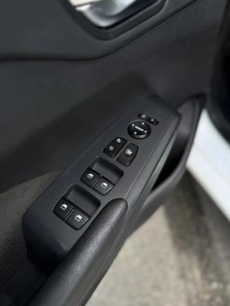 Hyundai Solaris II с пробегом 2018 года, цена 1 590 000 рублей, 162057 км, седан, Автокод Объявления