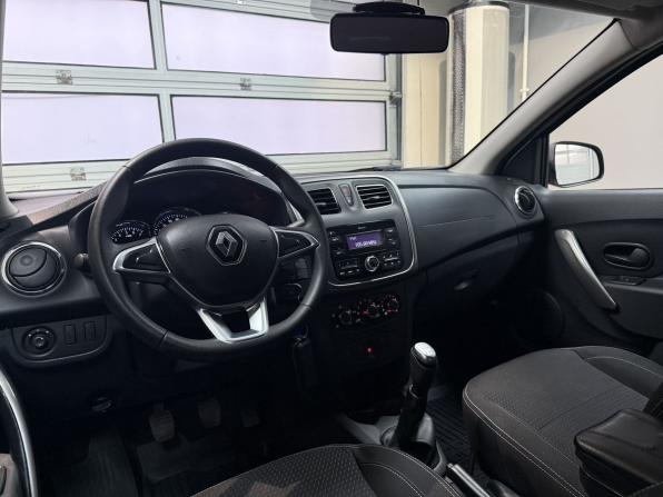 Renault Logan II Рестайлинг с пробегом 2022 года, цена 1 200 000 рублей, 57627 км, седан, Автокод Объявления