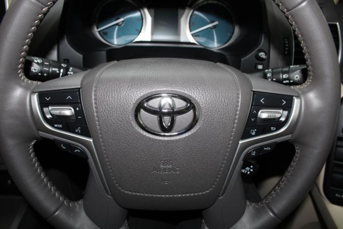 Toyota Land Cruiser Prado 150 Series Рестайлинг 3 с пробегом 2022 года, цена 6 350 000 рублей, 21750 км, внедорожник, Автокод Объявления