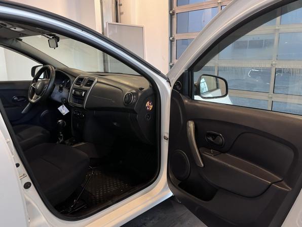 Renault Logan II Рестайлинг с пробегом 2020 года, цена 730 000 рублей, 299022 км, седан, Автокод Объявления