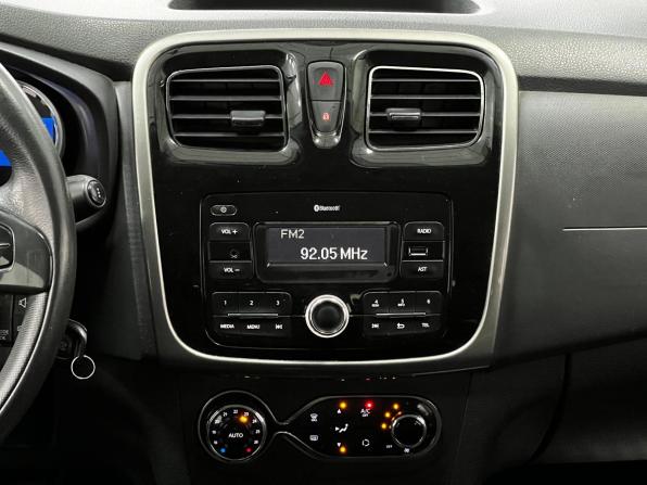 Renault Sandero II с пробегом 2017 года, цена 999 000 рублей, 93000 км, хэтчбек, Автокод Объявления