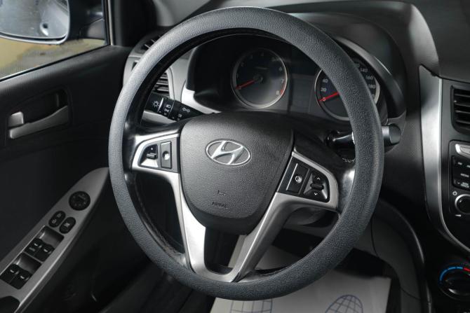Hyundai Solaris I Рестайлинг с пробегом 2015 года, цена 999 000 рублей, 135000 км, седан, Автокод Объявления