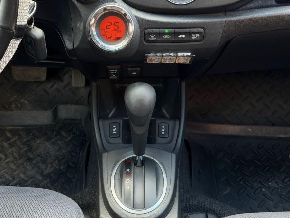 Honda Jazz II Рестайлинг с пробегом 2012 года, цена 719 000 рублей, 195000 км, хэтчбек, Автокод Объявления