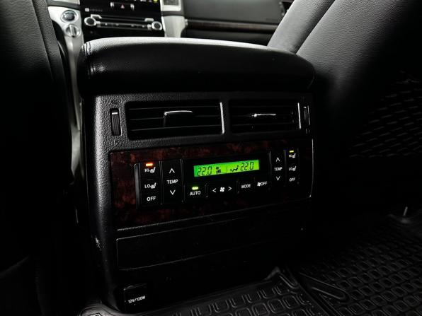 Toyota Land Cruiser 200 Series Рестайлинг 1 с пробегом 2012 года, цена 4 510 000 рублей, 168495 км, внедорожник, Автокод Объявления