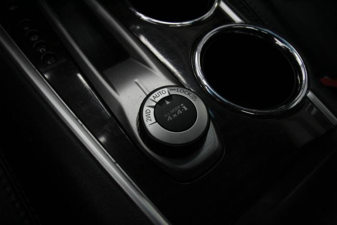 Nissan Pathfinder IV с пробегом 2015 года, цена 1 900 000 рублей, 162090 км, внедорожник, Автокод Объявления