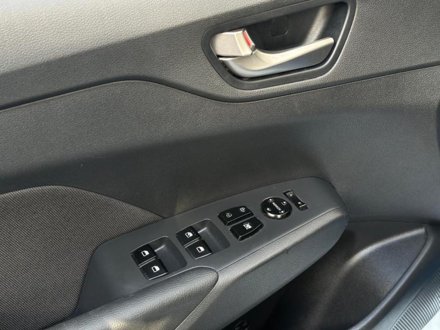 Hyundai Solaris II Санкт-Петербург  - изображение 12