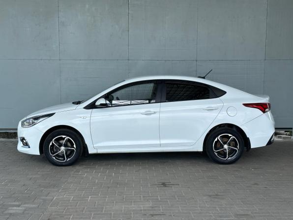Hyundai Solaris II с пробегом 2019 года, цена 1 370 000 рублей, 92216 км, седан, Автокод Объявления