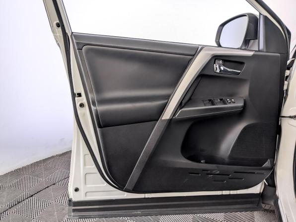 Toyota RAV4 IV (XA40) Рестайлинг с пробегом 2015 года, цена 2 250 000 рублей, 111772 км, внедорожник, Автокод Объявления