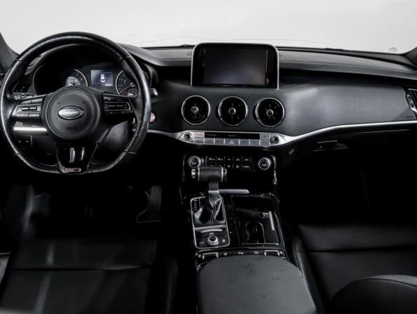 Kia Stinger I с пробегом 2018 года, цена 2 400 000 рублей, 86242 км, лифтбек, Автокод Объявления