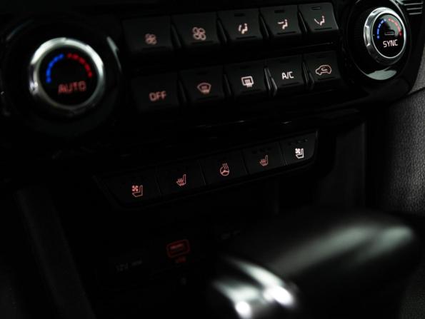 Kia Sportage IV Рестайлинг с пробегом 2018 года, цена 2 510 000 рублей, 77481 км, внедорожник, Автокод Объявления
