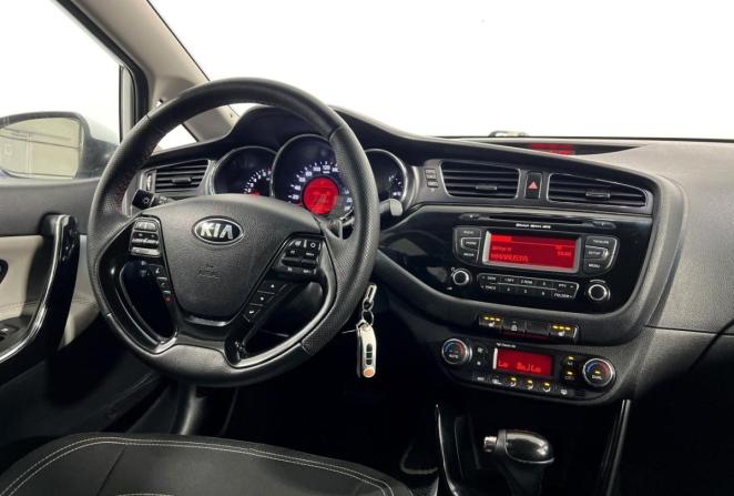 Kia Ceed II с пробегом 2014 года, цена 1 055 000 рублей, 228609 км, хэтчбек, Автокод Объявления