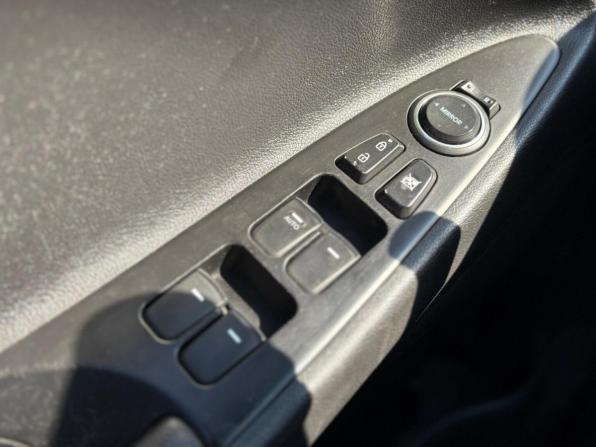 Hyundai Sonata VI (YF) с пробегом 2012 года, цена 960 000 рублей, 230176 км, седан, Автокод Объявления