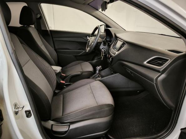 Hyundai Solaris II с пробегом 2018 года, цена 1 400 000 рублей, 121524 км, седан, Автокод Объявления