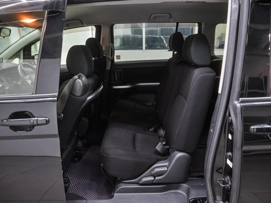 Toyota ISis I Рестайлинг Челябинск  - изображение 17