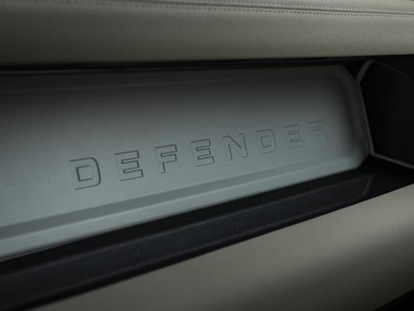Land Rover Defender II с пробегом 2021 года, цена 7 298 000 рублей, 72000 км, внедорожник, Автокод Объявления