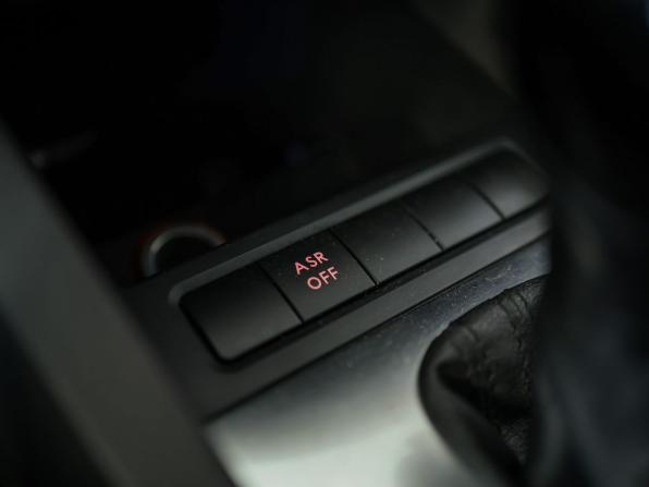 Volkswagen Jetta VI Рестайлинг с пробегом 2014 года, цена 909 000 рублей, 202000 км, седан, Автокод Объявления
