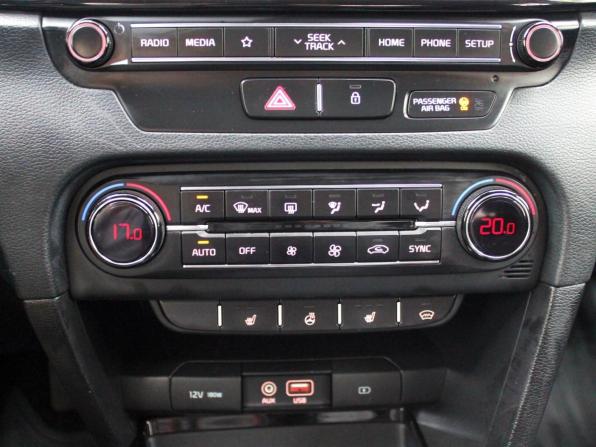 Kia Ceed III с пробегом 2018 года, цена 1 899 000 рублей, 101161 км, универсал, Автокод Объявления