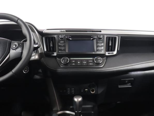 Toyota RAV4 IV (XA40) Рестайлинг с пробегом 2015 года, цена 2 199 900 рублей, 105977 км, внедорожник, Автокод Объявления